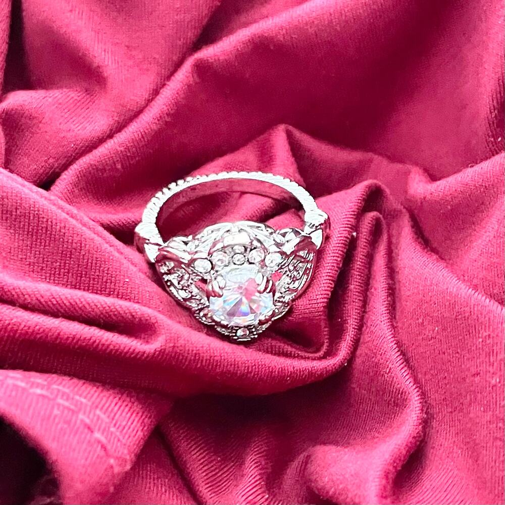 Women's Vintage Ring Unknown Gemstones Color Is Silver Size 10.5
